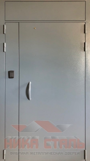 Входная дверь в подъезд