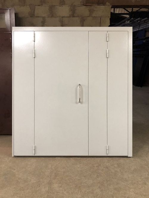 Глухая нестандартная дверь в подъезд